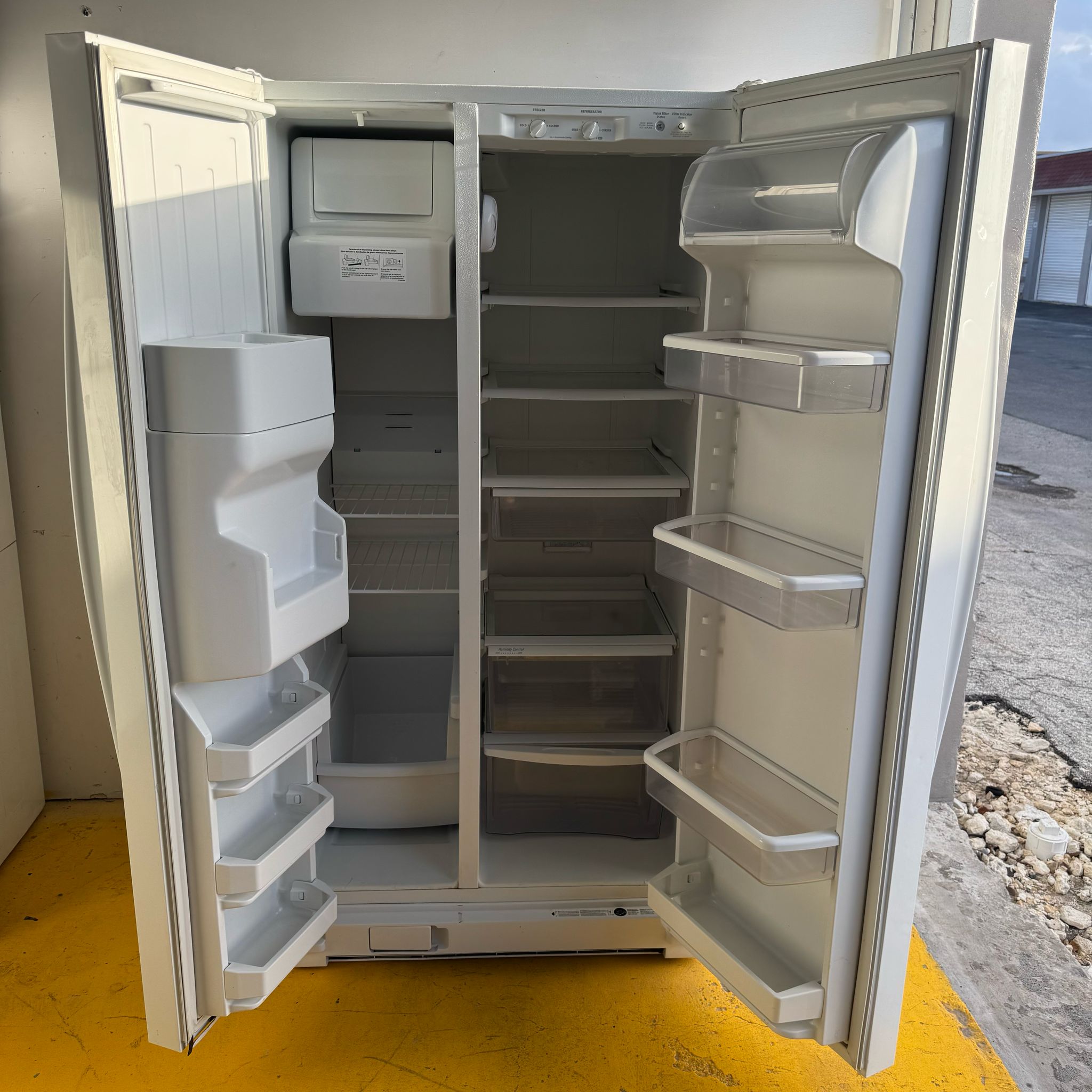 Whirlpool Side by Side Refrigerator Whirlpool Side by Side Refrigerator